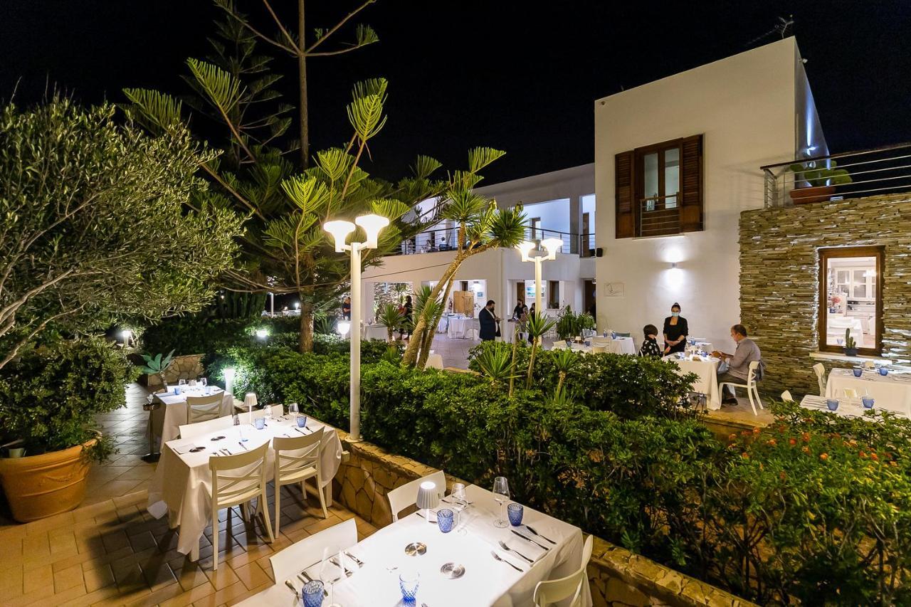 Hotel Ristorante Cavalluccio Marino LMP Exterior foto