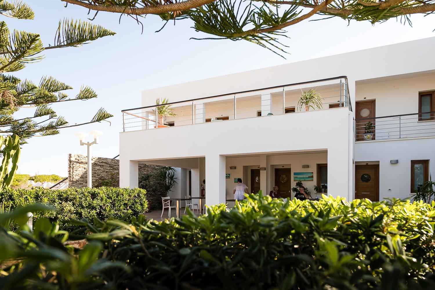 Hotel Ristorante Cavalluccio Marino LMP Exterior foto
